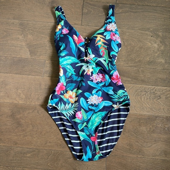 Tommy Bahama Reversible One Piece Lace Up Swimsuit Floral Stripes Size 8 - Picture 4 of 14